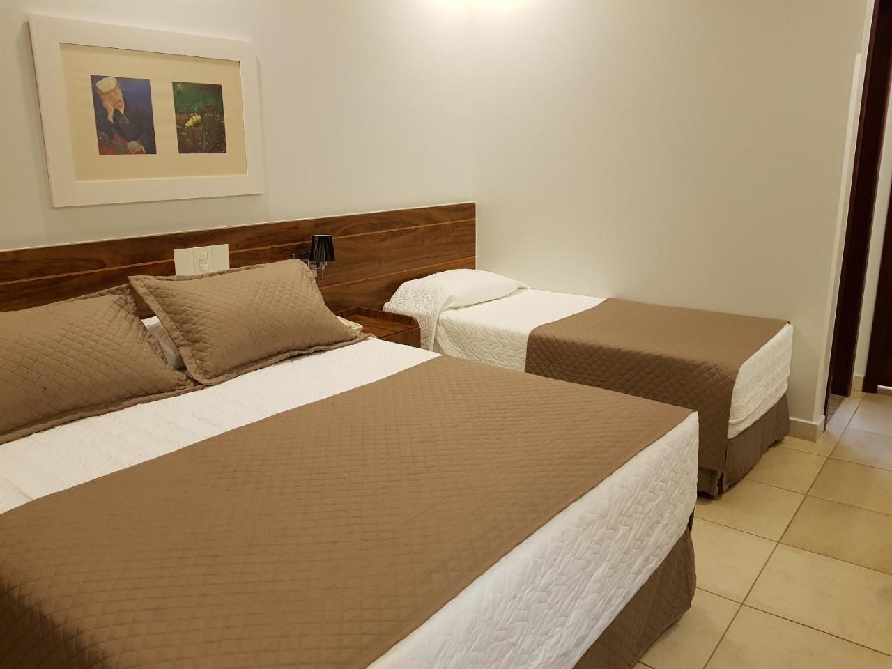 Hotel Das Palmeiras Paracatu Exterior foto